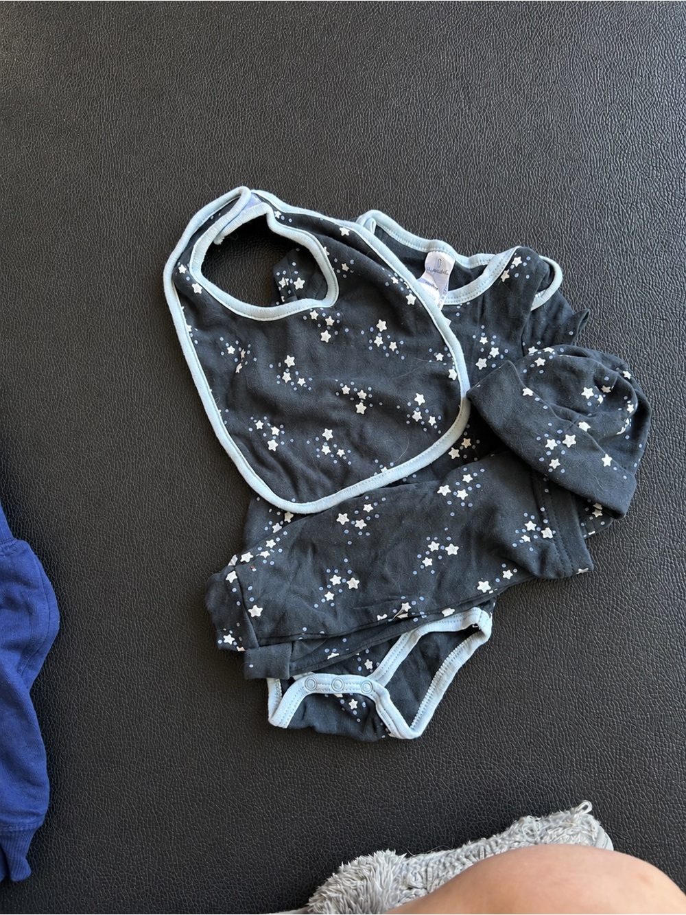 Star Print Baby Bodysuit Set with Bib and Hat - Black with White Stars